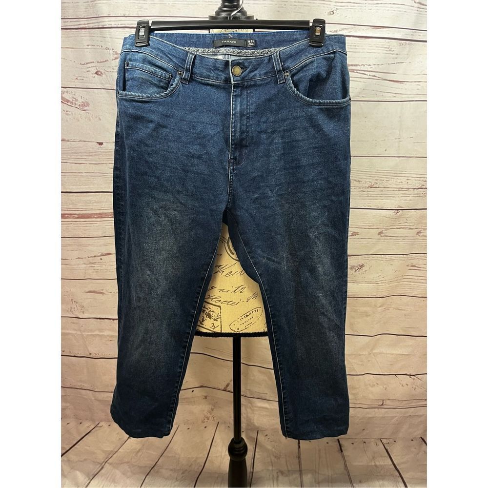 Tahari Womens W36 Dark Wash Denim Capri Jeans Cropped Straight Leg Mid Rise Blue